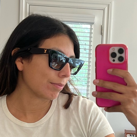 Louis Vuitton - Chic Black Cat-Eye Sunglasses - Picture 7 of 8